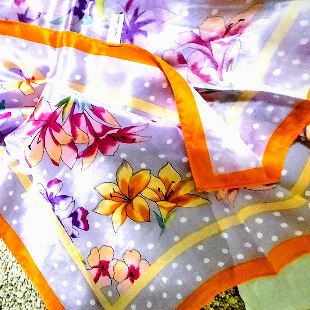 Gorgeous and rare Vintage Baar & Beard silk scarf 30 X 30 in square flawless